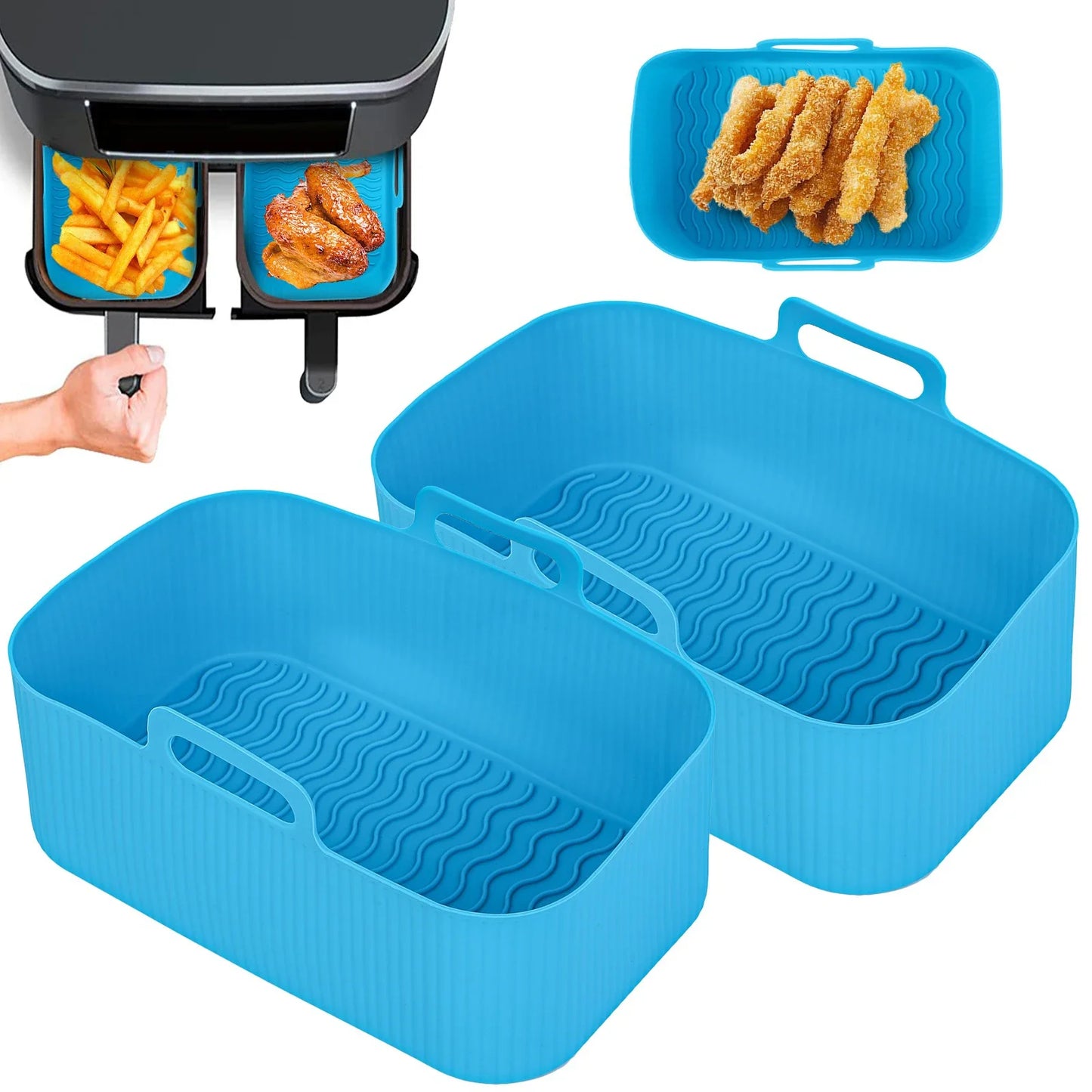 En haut-a-gauche-une-friteuse-a-deux-plateaux-rectangulaire-avec-revêtement-silicone-bleu-dans-un-plateau-frites-et-l'autre-ailes-de-poulet-en haut-a-droite-revêtement-avec-ailes-de-poulet-pannés-un-bas-de-l'image-un-revêtement-bleu-rectangulaire-vide