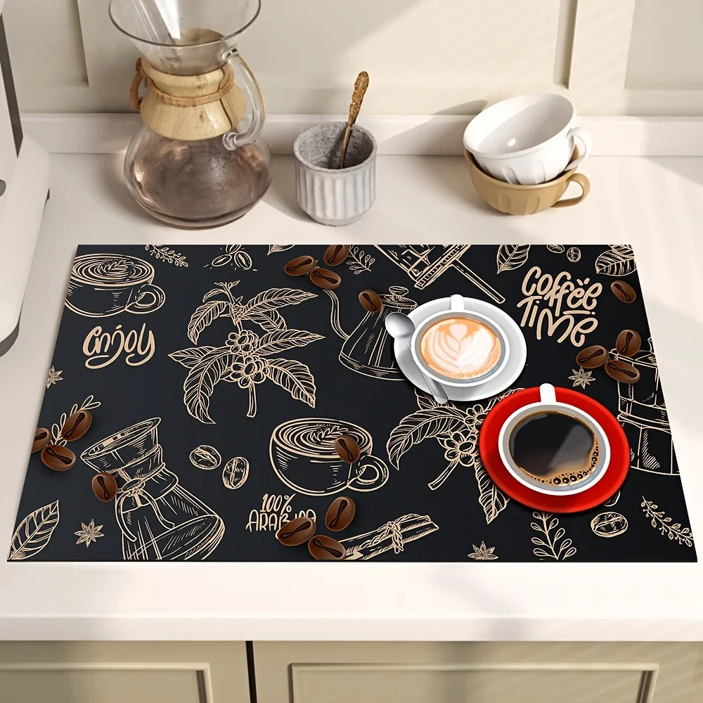 Tapis-absorbant-placé-sur-comptoir-de-cuisine-au-font-du-tapis-une-cafetiere-un-sucrier-deux-tasses-une-beige-et-une-blanche-sur-le-tapis-inscription-enjoy-coffee-time